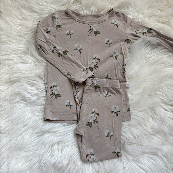 Kyte BABY Other - Kyte Baby Floral khaki Magnolia Kids Pajamas